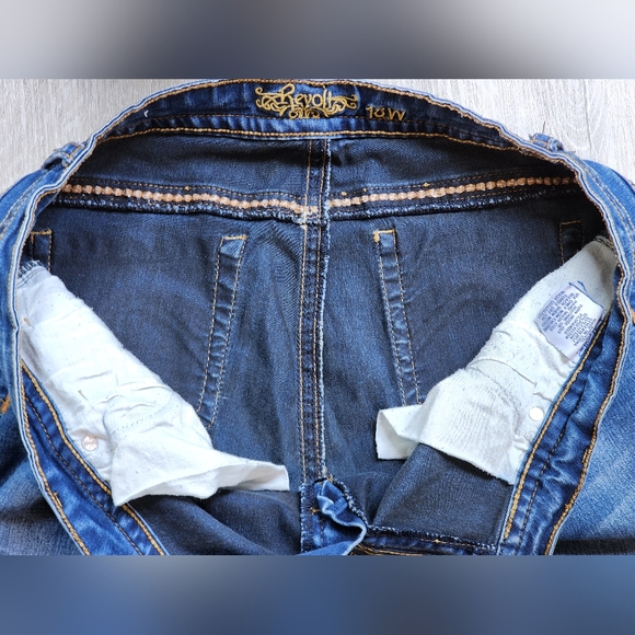 Revolt Jeans Straight Leg Medium wash sz 18w High Rise - Picture 5 of 8